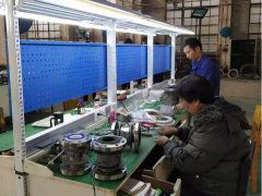 舊貌換新顏 燈光亮車間 開封儀表傳感器工作臺(tái)升級改造