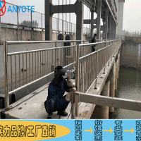 汕頭拱橋鐵藝欄桿制作 揭陽橋梁燈光護欄 201復(fù)合管欄桿