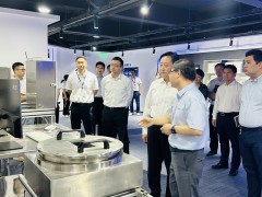 上海松江區(qū)委書(shū)記程向民一行蒞臨辰竹交流